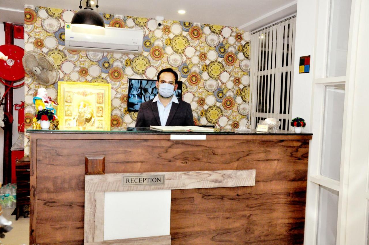 Hotel Almond Zirakpur المظهر الخارجي الصورة