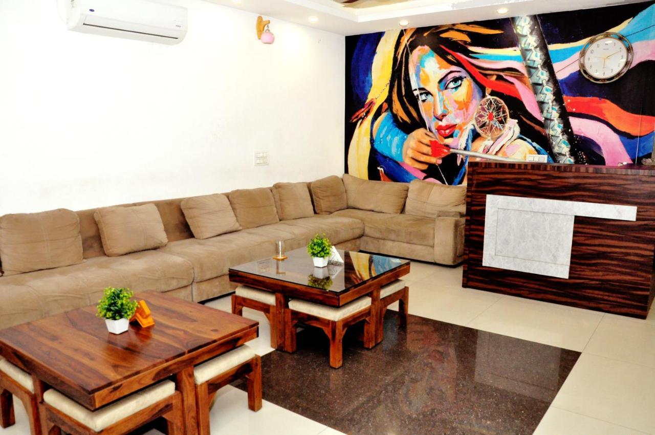 Hotel Almond Zirakpur المظهر الخارجي الصورة